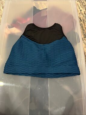 Black & Deep Teal Athletic Crop Tank Chestee